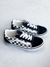 Load image into Gallery viewer, Vans Checkerboard Old Skool Trainers - UK Kids Size 11.5
