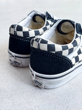 Load image into Gallery viewer, Vans Checkerboard Old Skool Trainers - UK Kids Size 11.5

