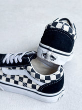 Load image into Gallery viewer, Vans Checkerboard Old Skool Trainers - UK Kids Size 11.5

