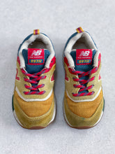 Load image into Gallery viewer, New Balance 997H Rare Trainers - UK Kids Size 7.5 - READ DESCRIPTION
