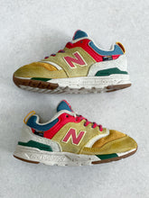 Load image into Gallery viewer, New Balance 997H Rare Trainers - UK Kids Size 7.5 - READ DESCRIPTION
