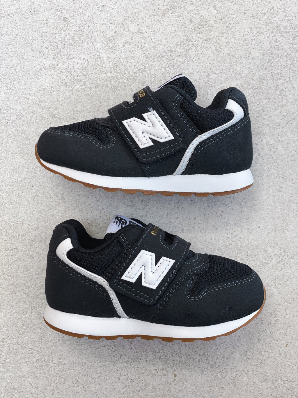 New Balance 996 Black Trainers - UK Kids Size 4
