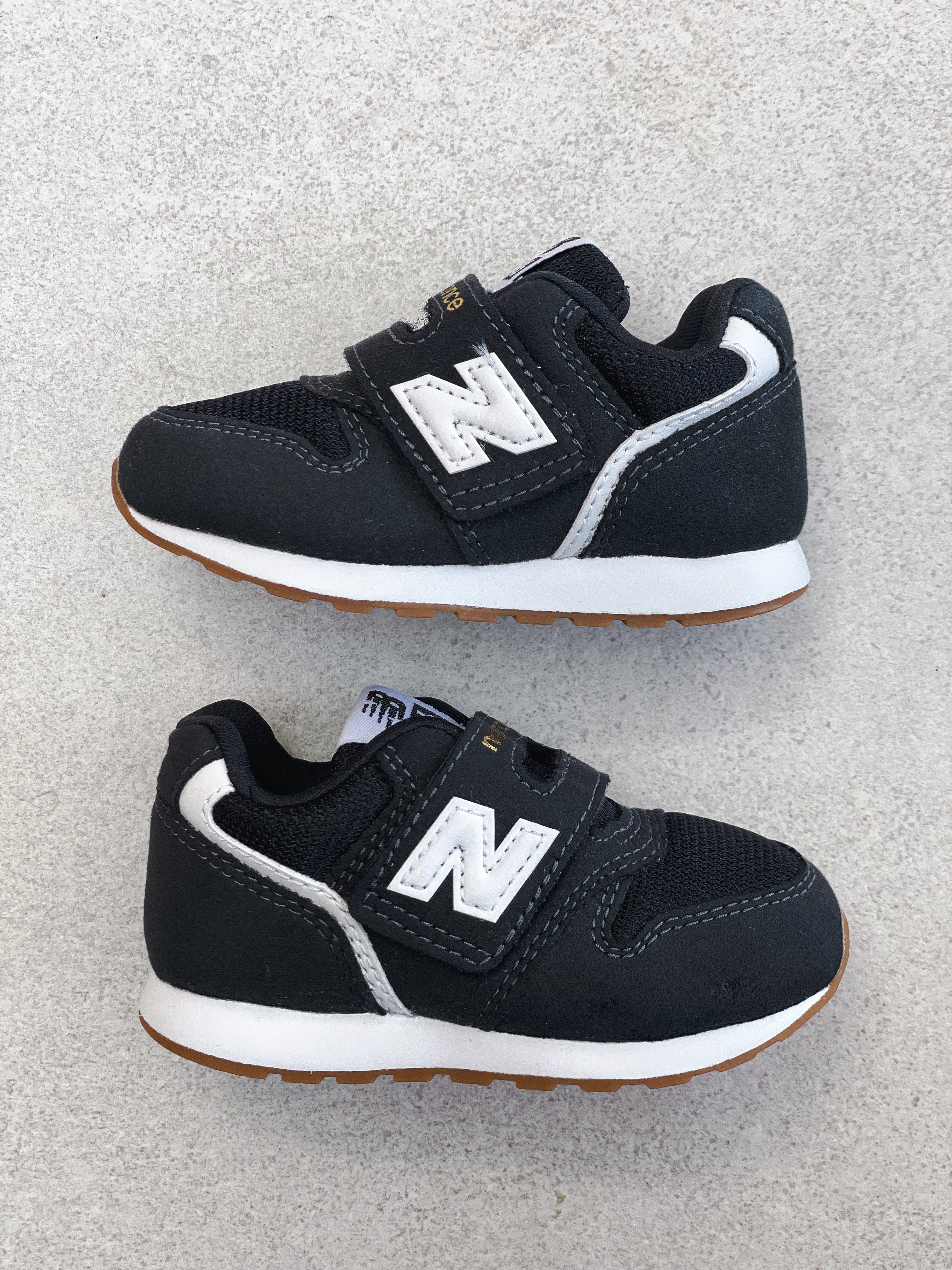 New Balance 996 Black Trainers - UK Kids Size 4