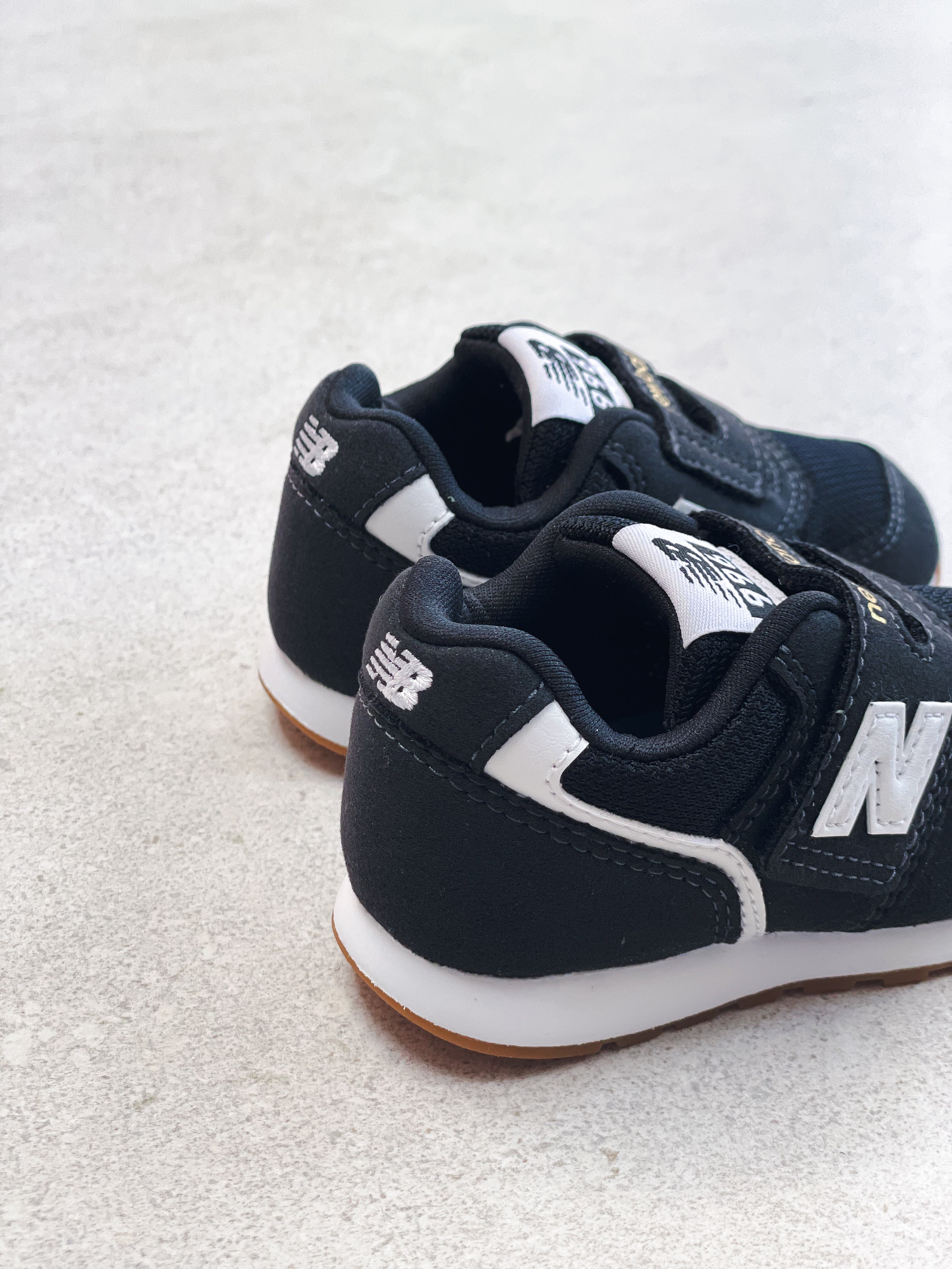 New Balance 996 Black Trainers - UK Kids Size 4
