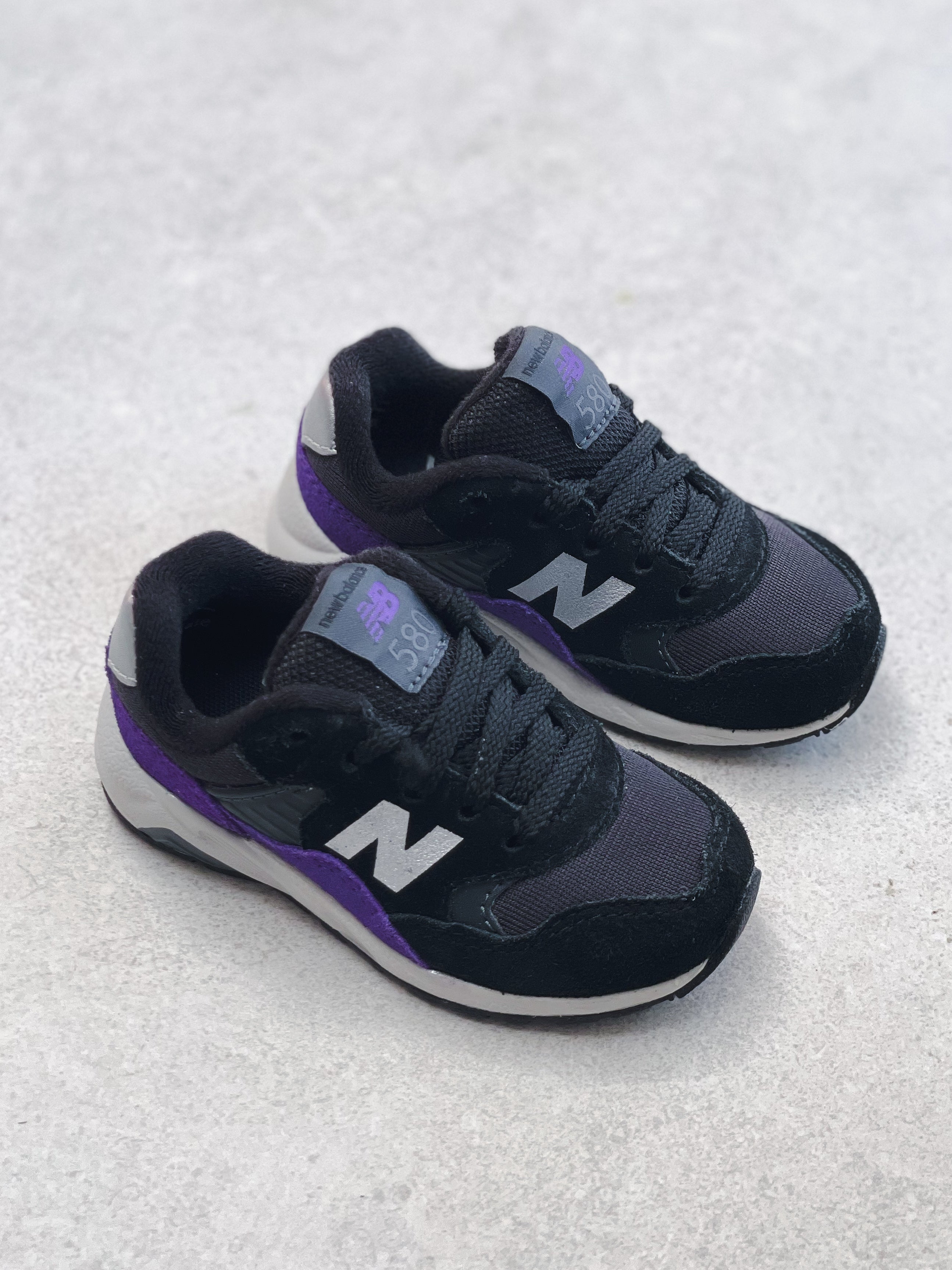 New Balance 580 Black & Purple Trainers - UK Kids Size 4