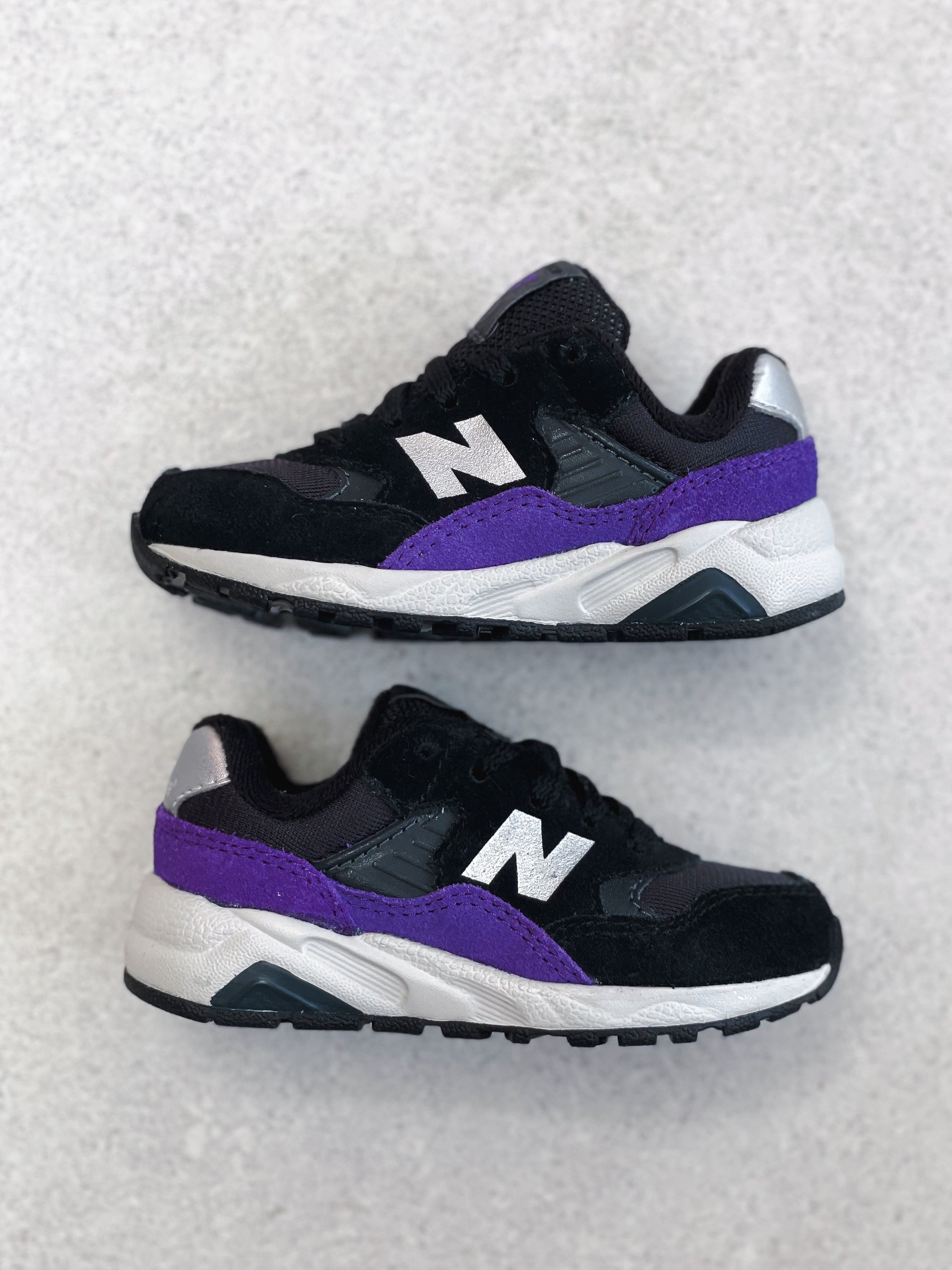 New Balance 580 Black & Purple Trainers - UK Kids Size 4