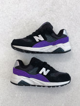 Load image into Gallery viewer, New Balance 580 Black &amp; Purple Trainers - UK Kids Size 4
