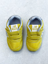 Load image into Gallery viewer, New Balance 996 Yellow Trainers - UK Kids Size 4
