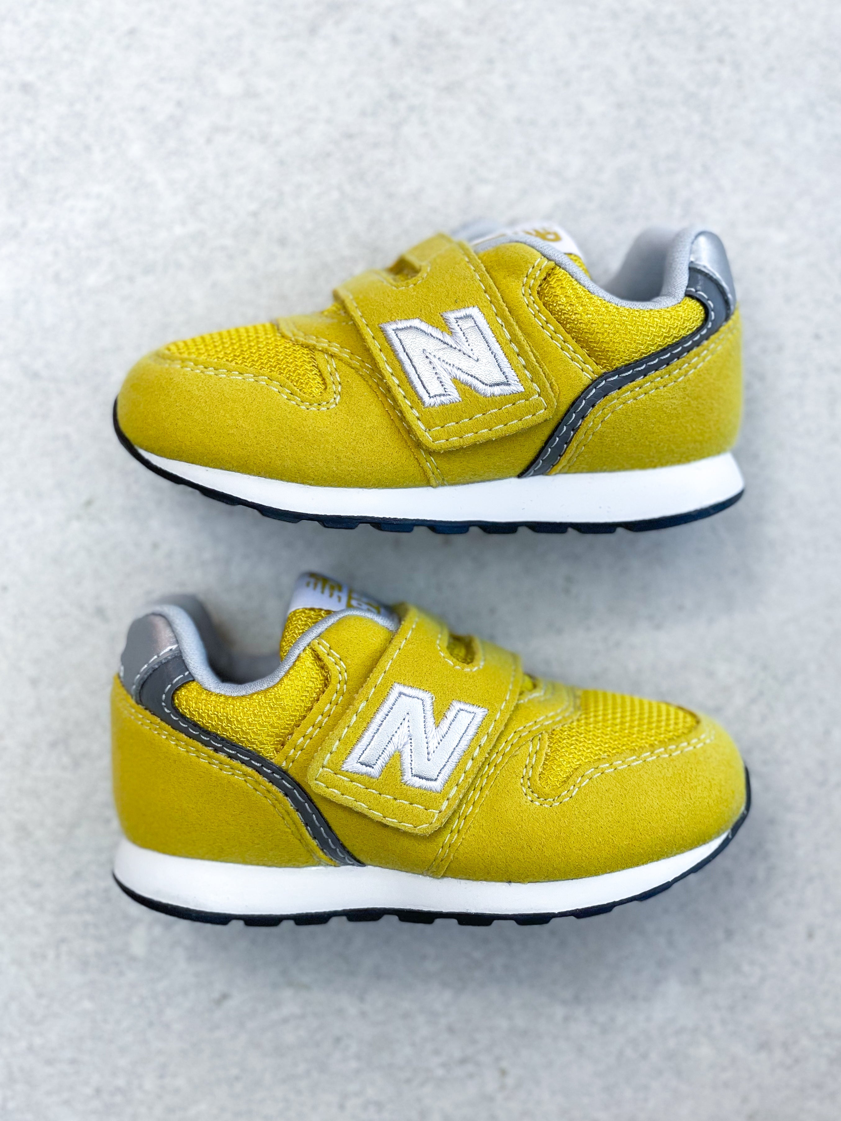 New Balance 996 Yellow Trainers - UK Kids Size 4