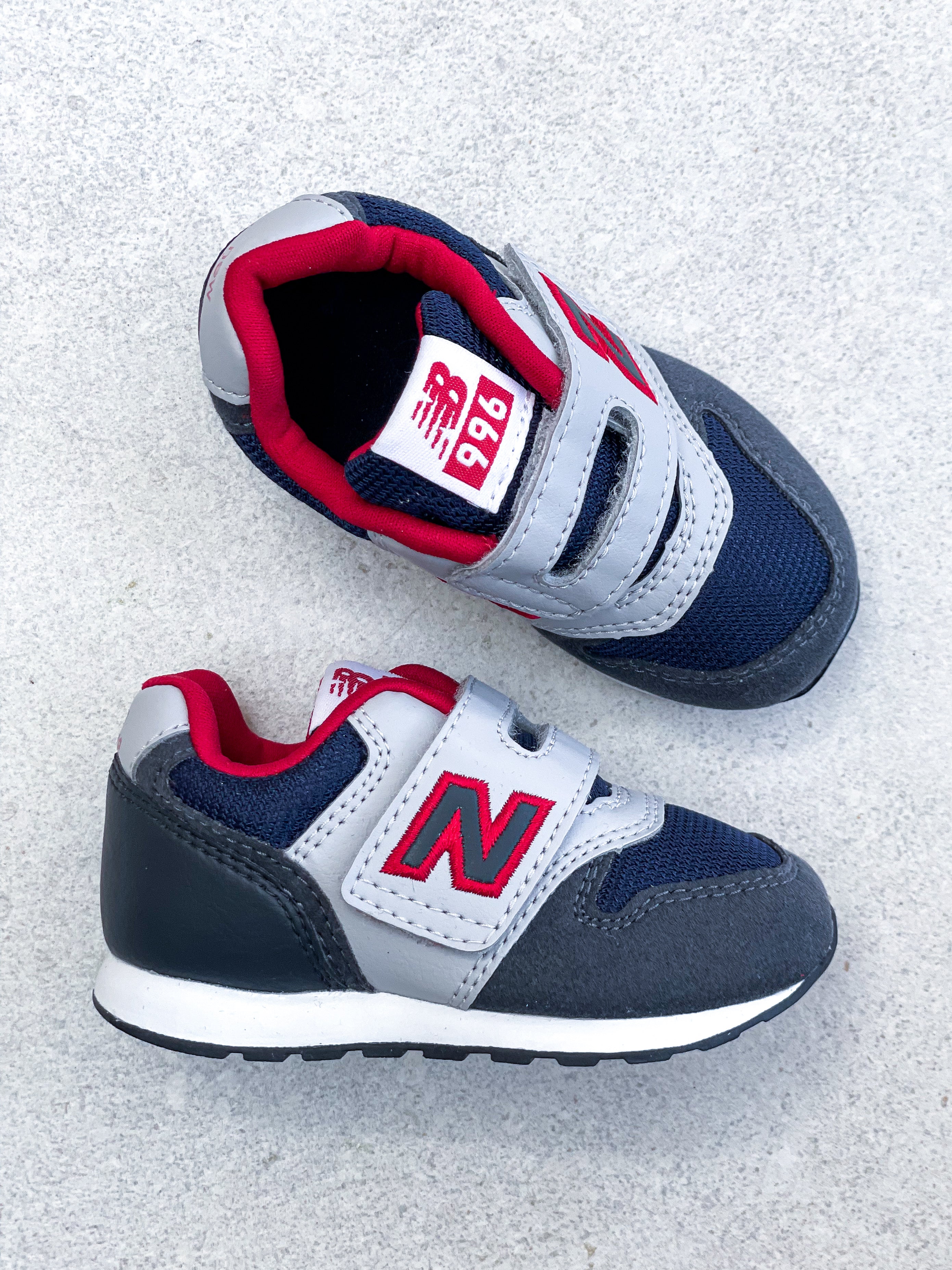 New Balance 996 Grey & Red Trainers - UK Kids Size 4