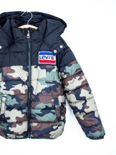 Load image into Gallery viewer, Levi&#39;s Camouflage Puffer Jacket - Age 5-6 years
