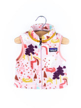 Load image into Gallery viewer, Patagonia Pastel Woodland Fleece Gilet - Age 3-6 months
