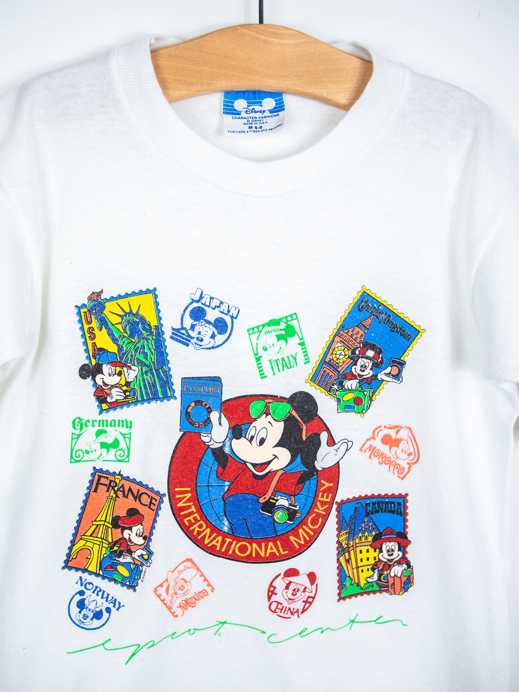 Vintage Disney 'Mickey Around the World' T-Shirt - Age 5-6 years